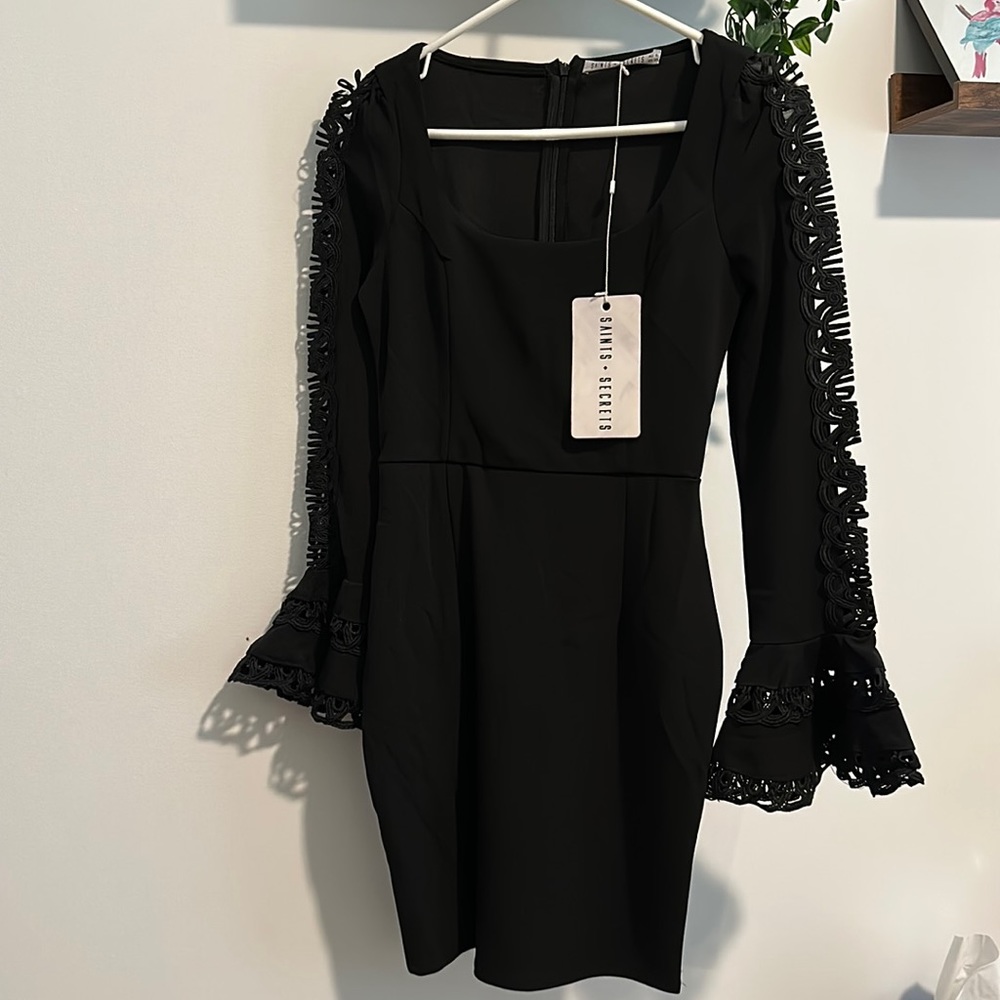 Brand New Selfie Leslie Jules Long Sleeve Flared Cuff Crochet Detail Dress